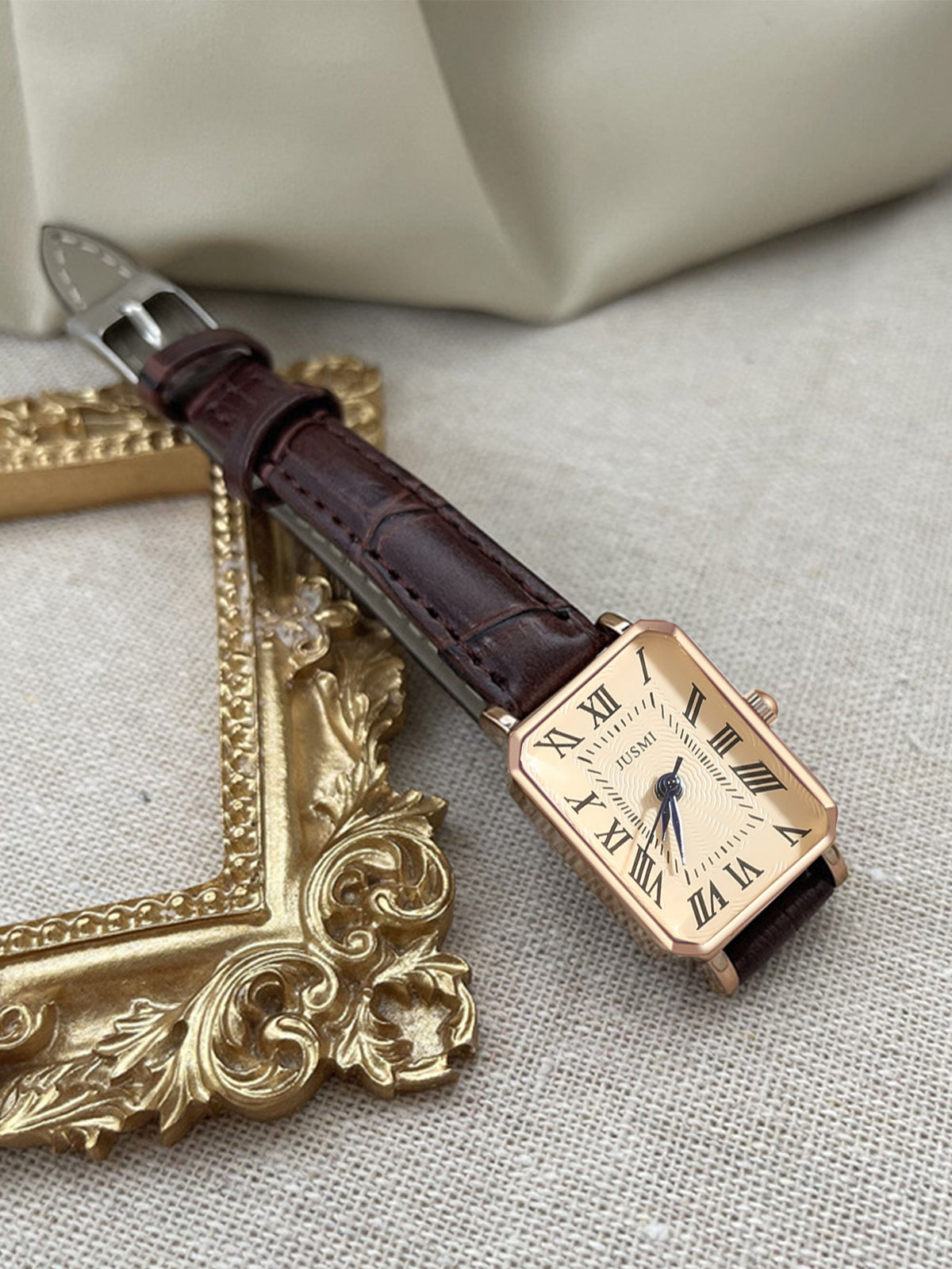 Women's watch Roman hand scale watch women's design fashion square watch quartz vintage Roman square quartz watch