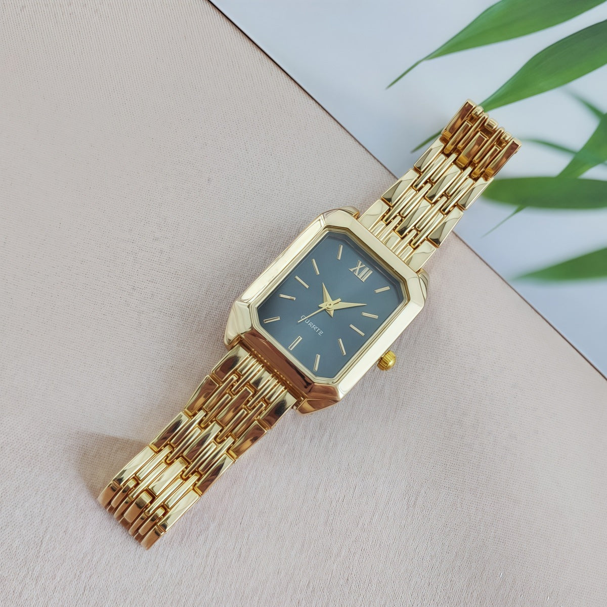 New light luxury steel band ladies' watches, overseas bestsellers, student fashionable minimalist square quartz watches wholesale