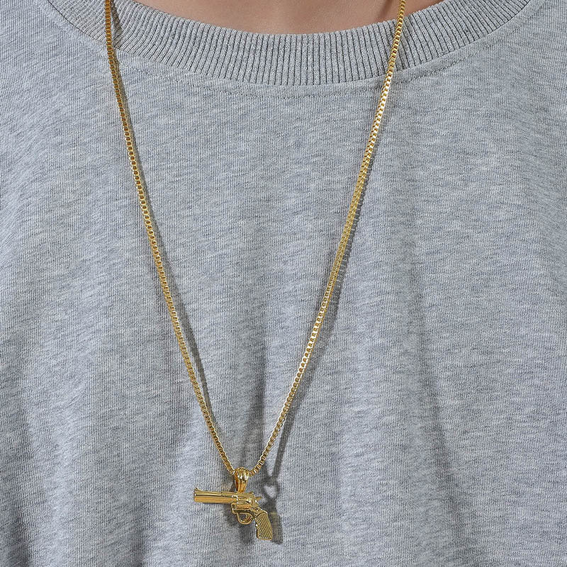 European and American retro men's clothing accessories, necklaces, necklaces, AK47 gun pendants, fashion accessories, can be sent in one piece