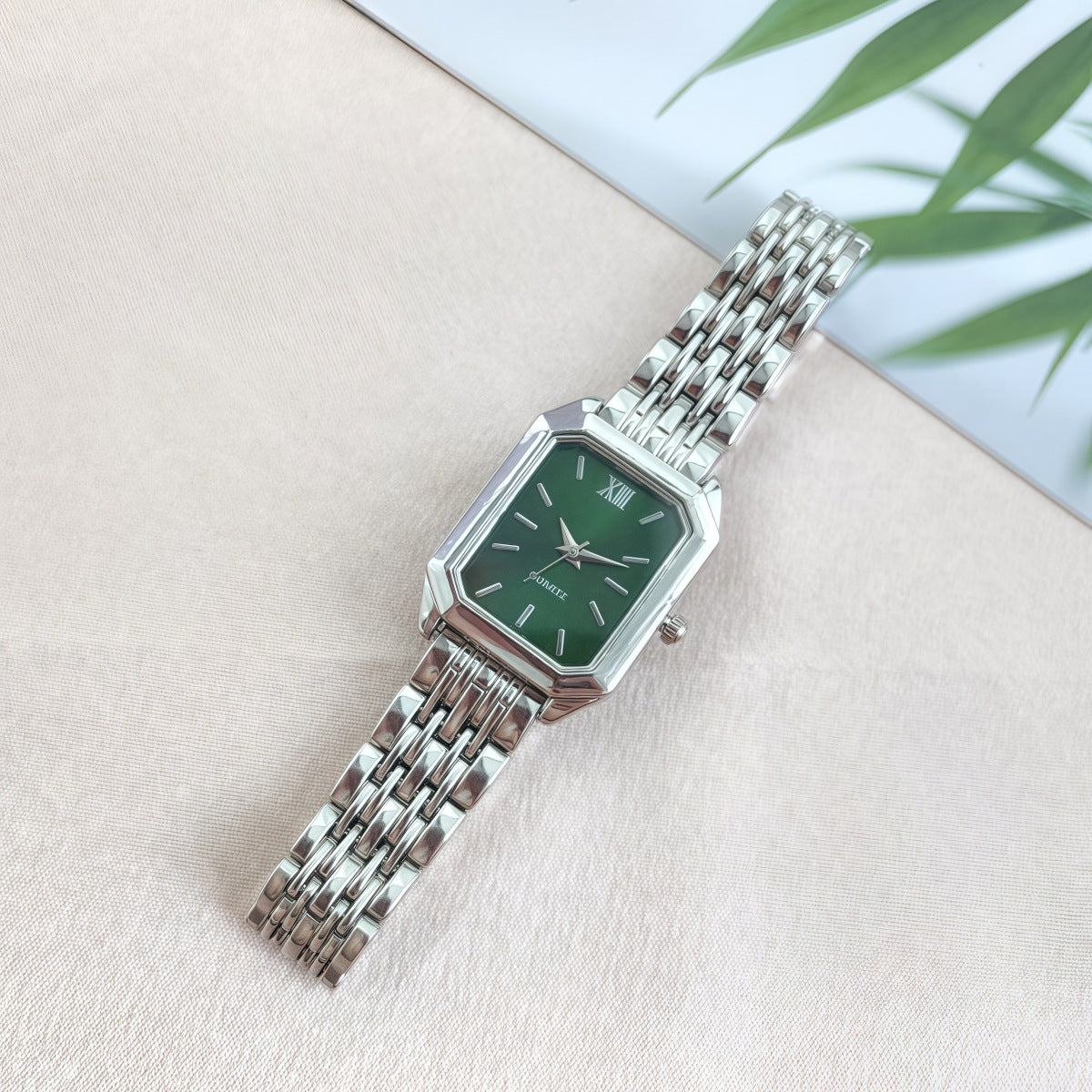 New light luxury steel band ladies' watches, overseas bestsellers, student fashionable minimalist square quartz watches wholesale