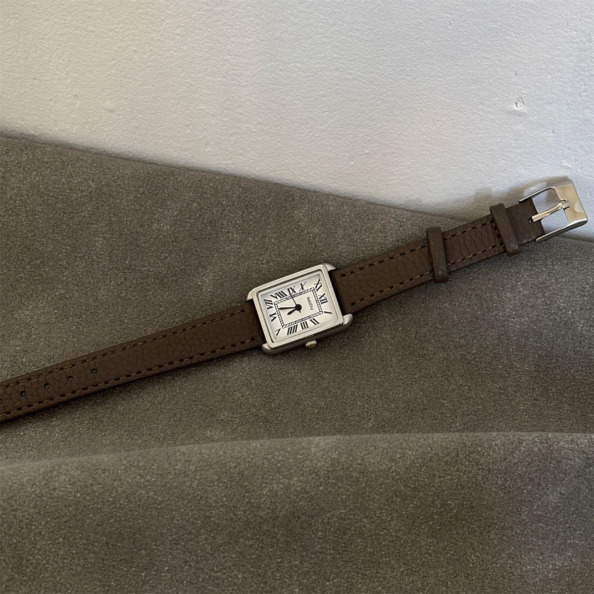 IEKE niche minimalist light luxury square dial belt watch schoolgirl fashion casual white temperament quartz watch