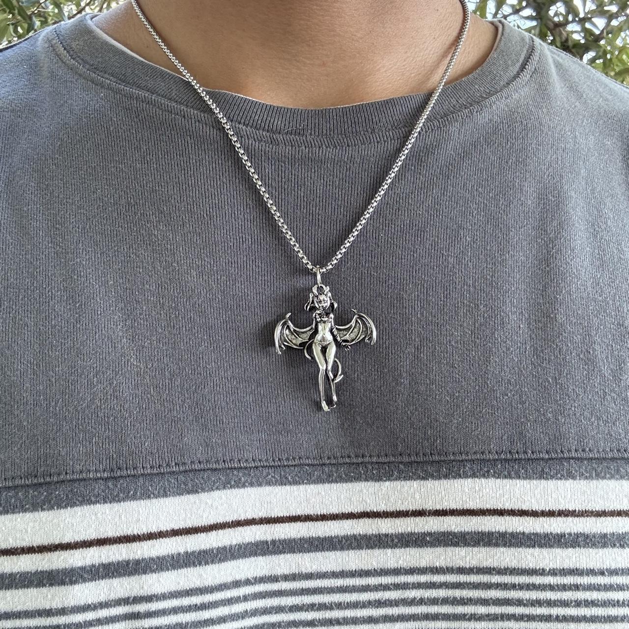 LADY WINGS NECKLACE
