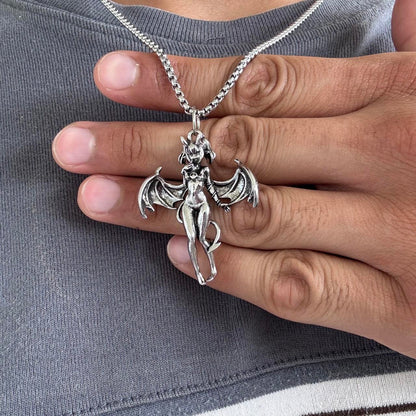 LADY WINGS NECKLACE