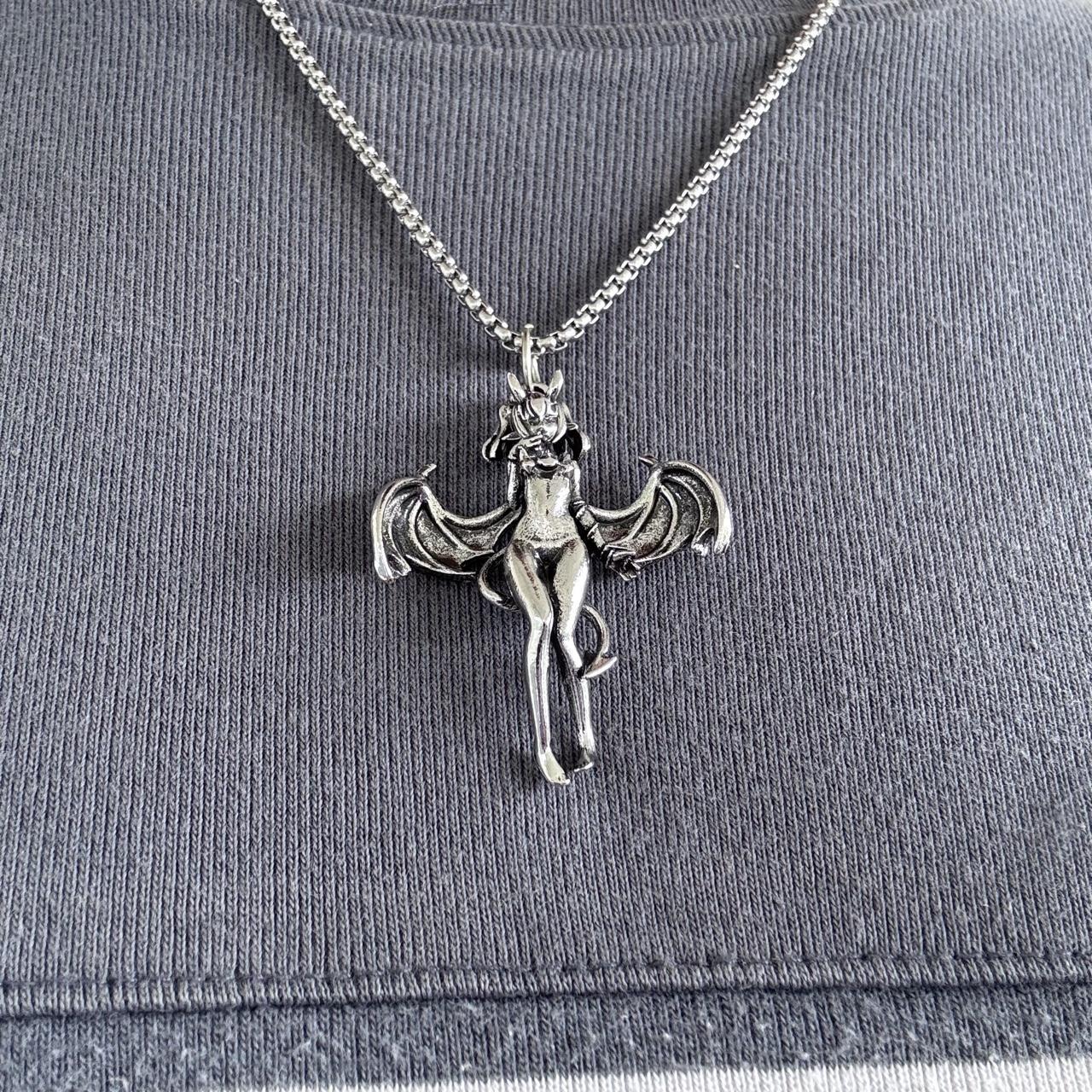LADY WINGS NECKLACE
